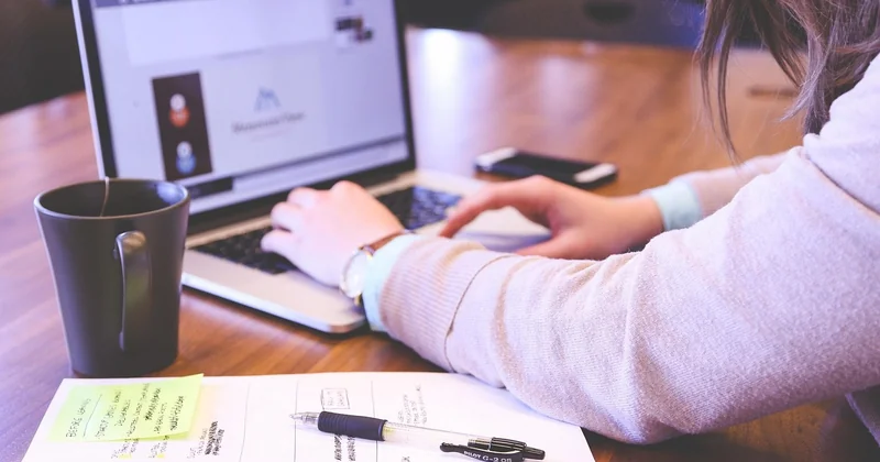 Poser un plan de travail sans meuble : est-ce possible ?